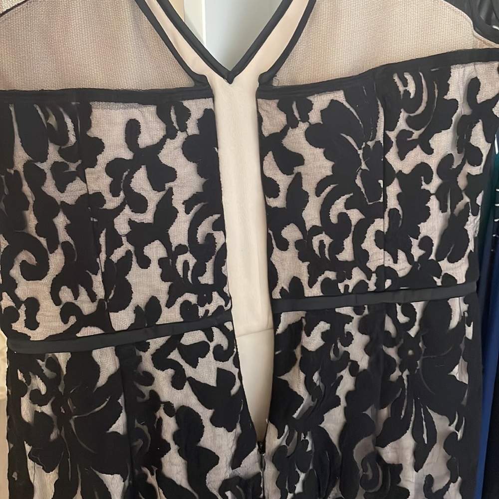 Formal dress - Picture 6 of 8